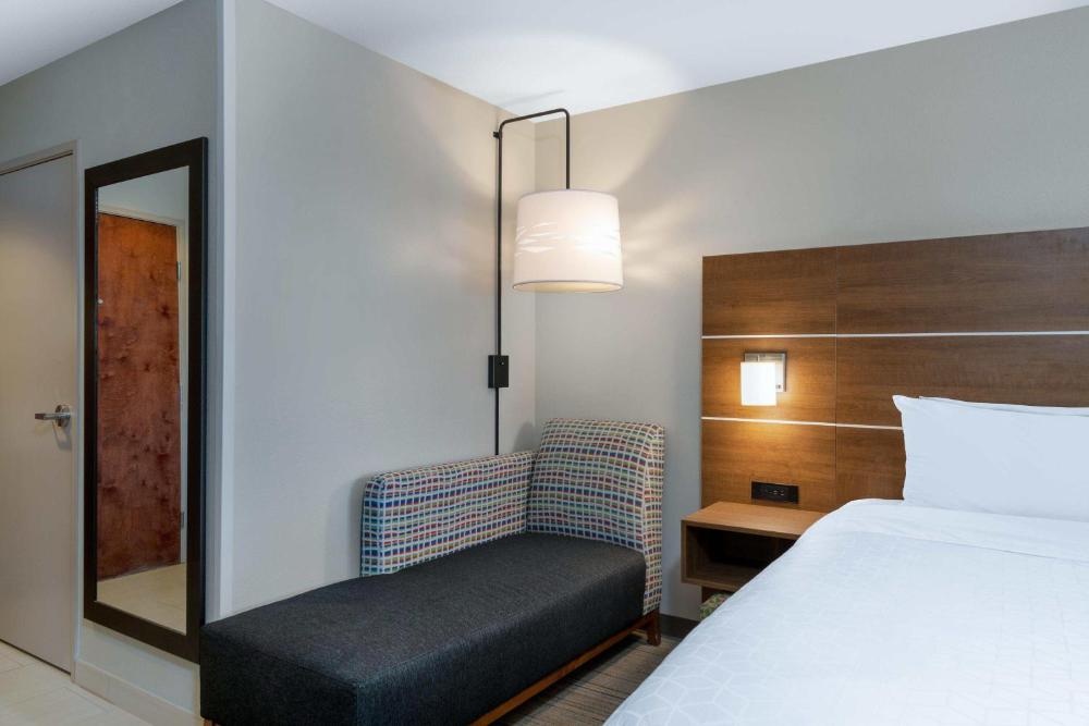 Holiday Inn Express Colorado Springs-Airport